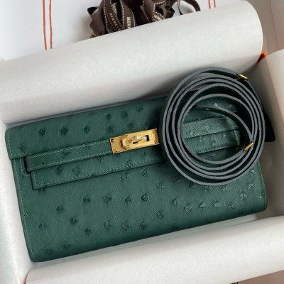 Hermes Kelly Classique To Go Wallet in Malachite Ostrich Leather