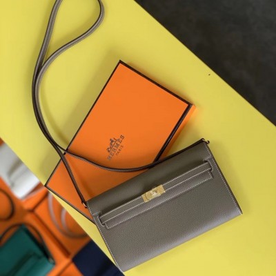 Hermes Kelly Classique To Go Wallet In Taupe Epsom Calfskin