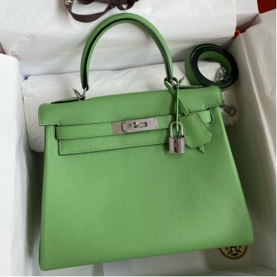 Hermes Kelly Retourne 28 Handmade Bag in Vert Criquet Evercolor Calfskin